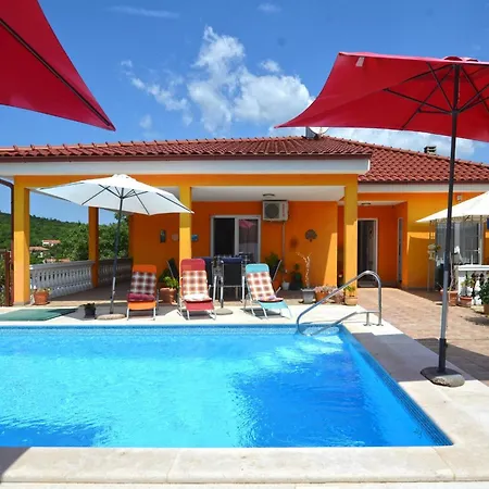 Sunflower Pool Villa Sorici